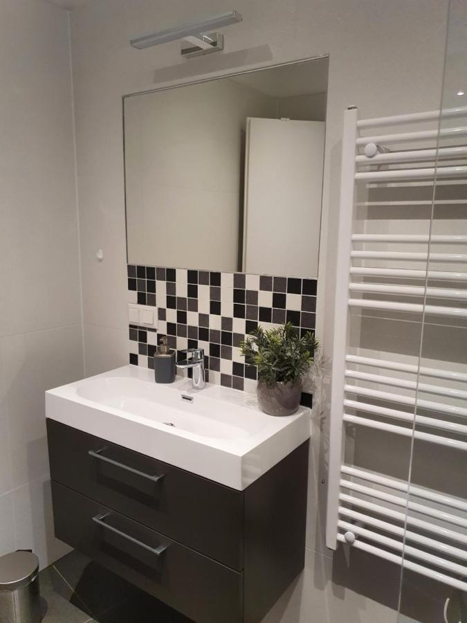 Smarte Dachgeschosswohnung Mit 2 Terrassen Direkt Am Hauptbahnhof Vienna Luaran gambar